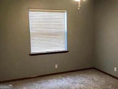 Building Photo - 502 Hunt Club Rd