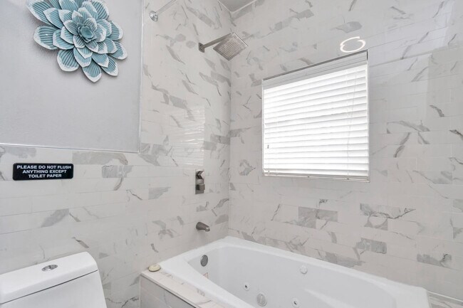 Building Photo - 2615 Arbor St