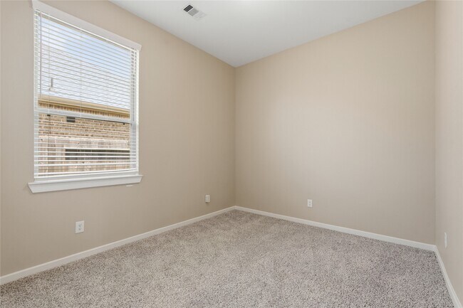 Building Photo - 8422 Bay Orchard Dr