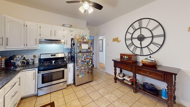 Building Photo - 31 Ainsworth St