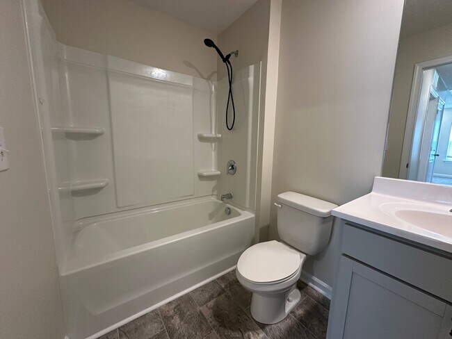 Building Photo - Modern Comfort Meets Country Serenity in Sevierville
