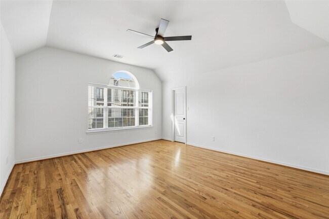 Building Photo - 1528 Birdsall St