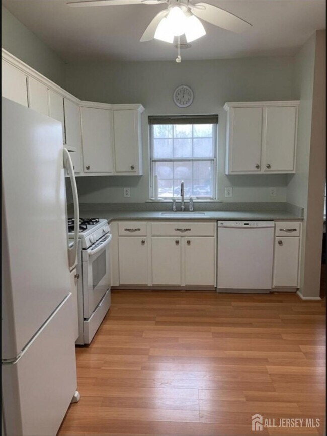 Building Photo - 3081 Cypress Ct