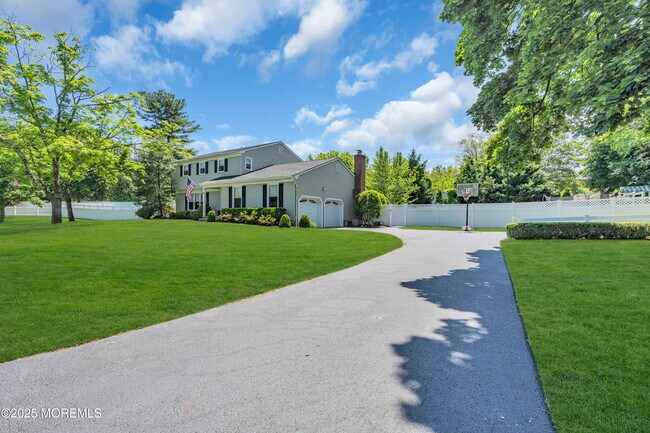 Building Photo - 17 Acorn Dr
