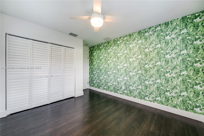 Building Photo - 6700 SW 49th Terrace