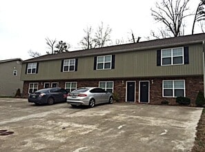 Building Photo - 2245 Spring Meadow Ln SE