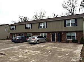 Building Photo - 2245 Spring Meadow Ln SE