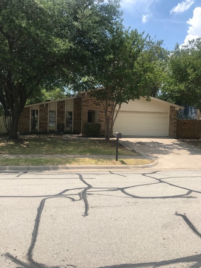 Building Photo - 2505 Cherry Blossom Ln
