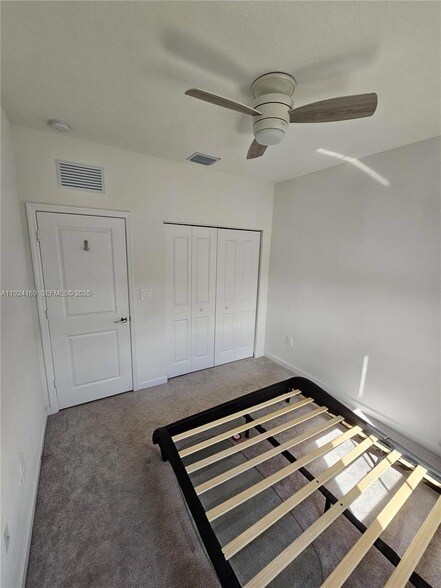 Building Photo - 2637 SE 17th St