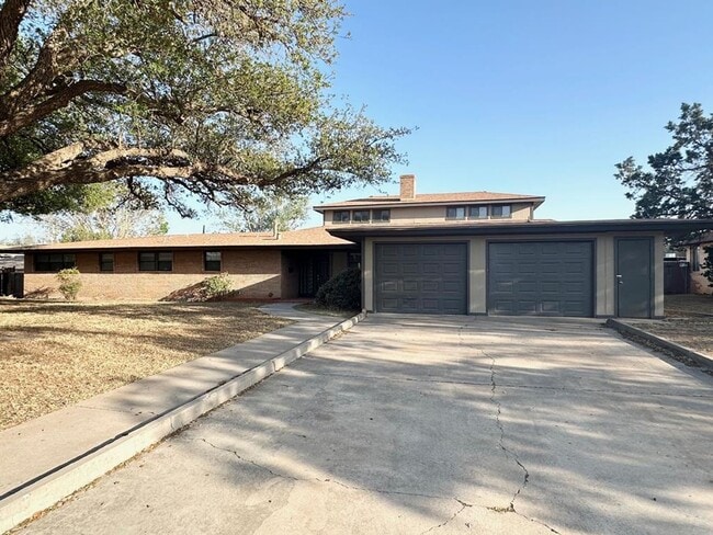 Primary Photo - 5 Bedroom 3.5 Bath Ready to Rent ASAP!