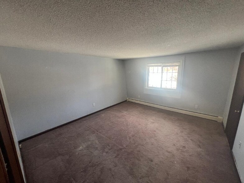 Building Photo - 33 Glen Eagle Dr