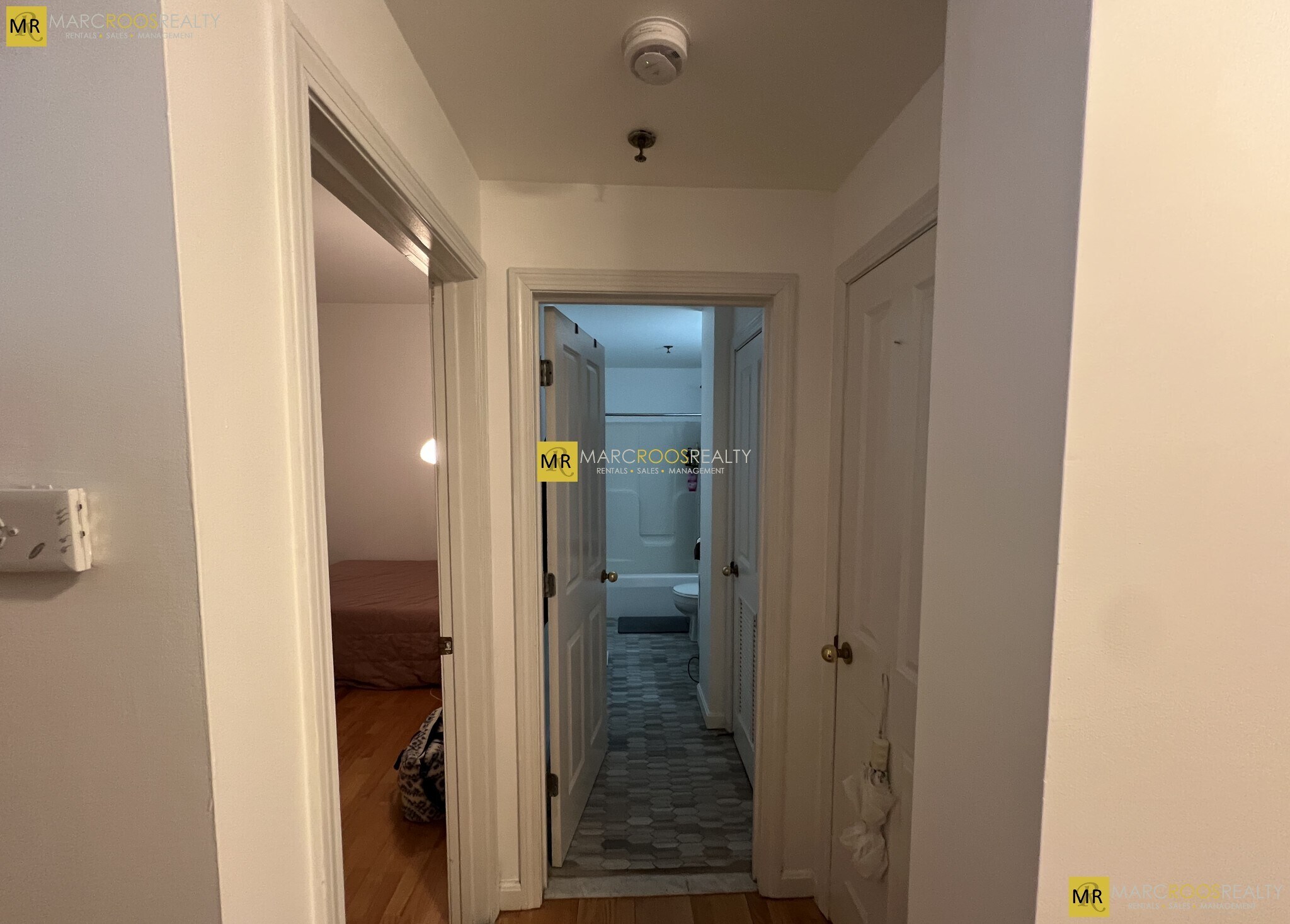 Building Photo - 636 Beacon St