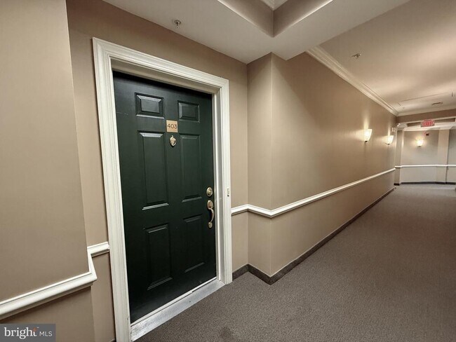 Building Photo - 9720 Holmes Pl