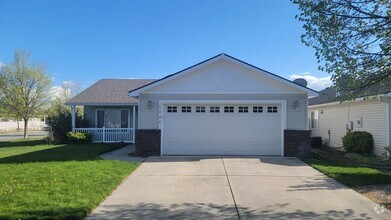 Building Photo - 3 Bedroom 2 Bath Home In North Spokane