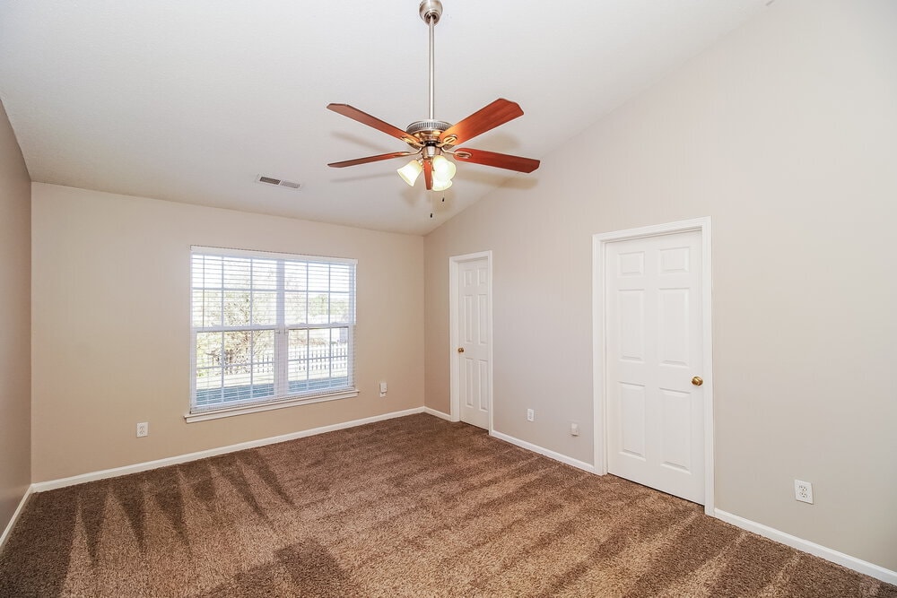 Building Photo - 1528 Moss Creek Dr