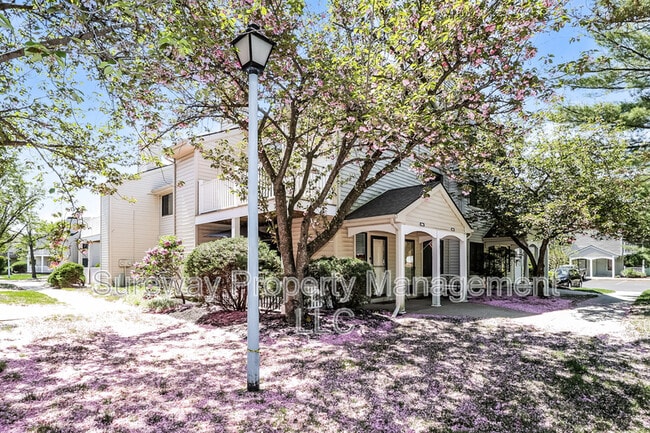 Building Photo - 806 Gregorys Way