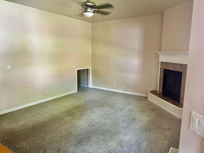 Building Photo - "Luxury Living: Stunning home with marble counter tops & Fireplace!"