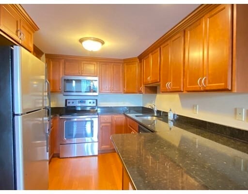 Building Photo - 30 Daniels St