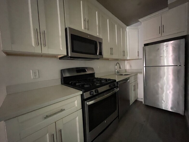 Building Photo - 312 W 121st St