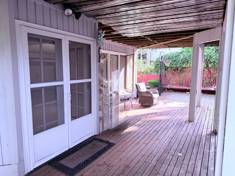 Building Photo - 4721 242nd Ave SE