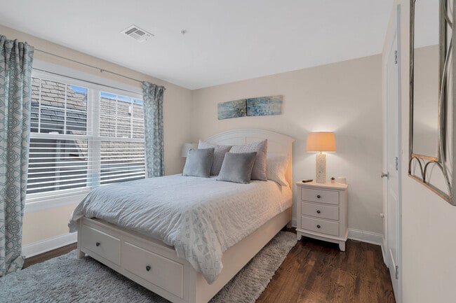 Building Photo - 308 Morris Ave