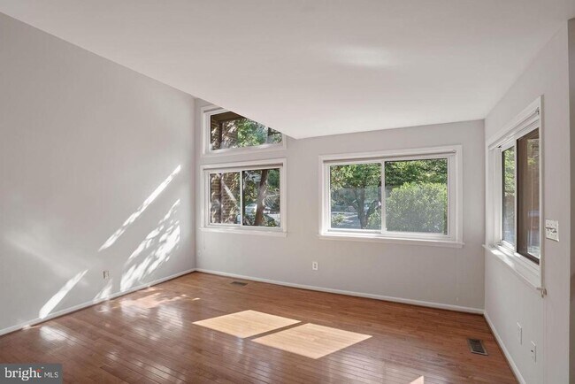 Building Photo - 2050 Winged Foot Ct
