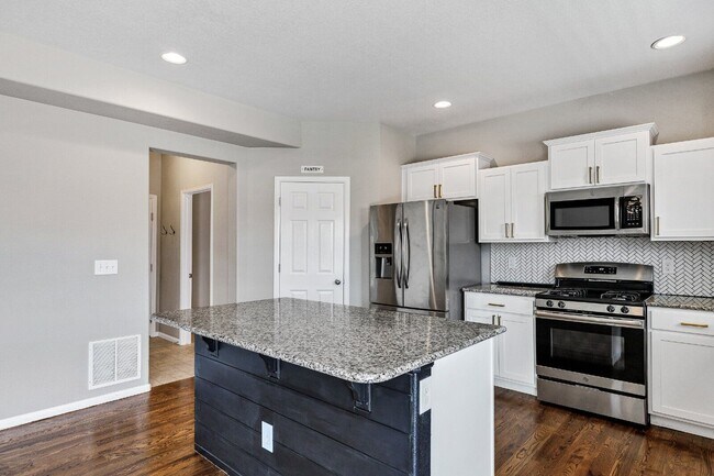 Building Photo - 7585 Alpine Daisy Dr