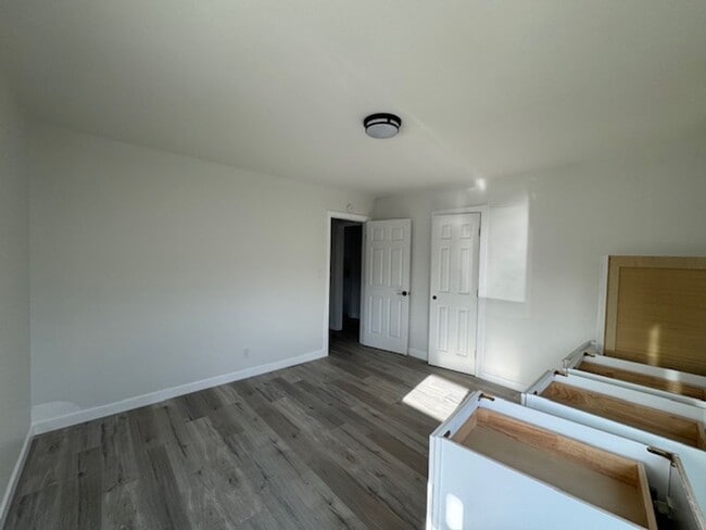 Building Photo - Charming Woodland Hills3+2  Home completely remodeled