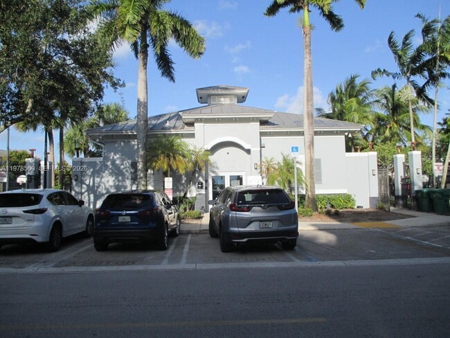 Building Photo - 3417 NW 13th St