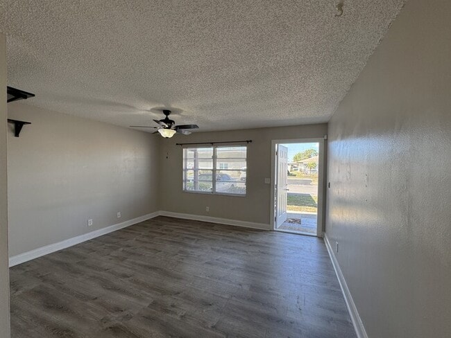 Building Photo - Villa For Rent