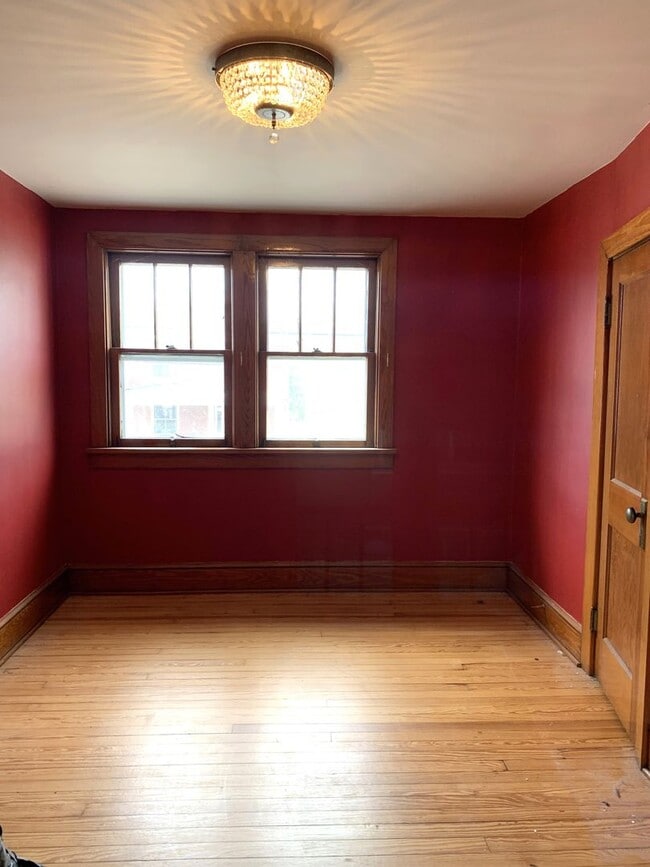 Building Photo - Charming 3-Bedroom Home on Spacious Corner...