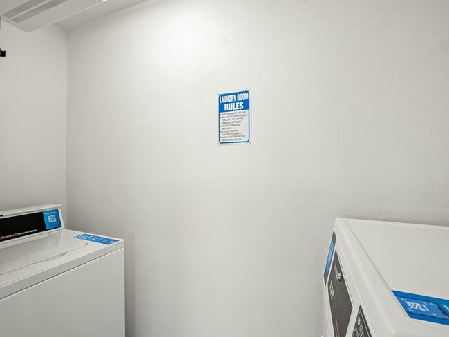 Building Photo - 2126 N Glenn Ave