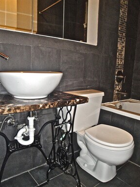 Building Photo - Adorable 2 Bedroom 1 Bath Home in Sylvan Heights!