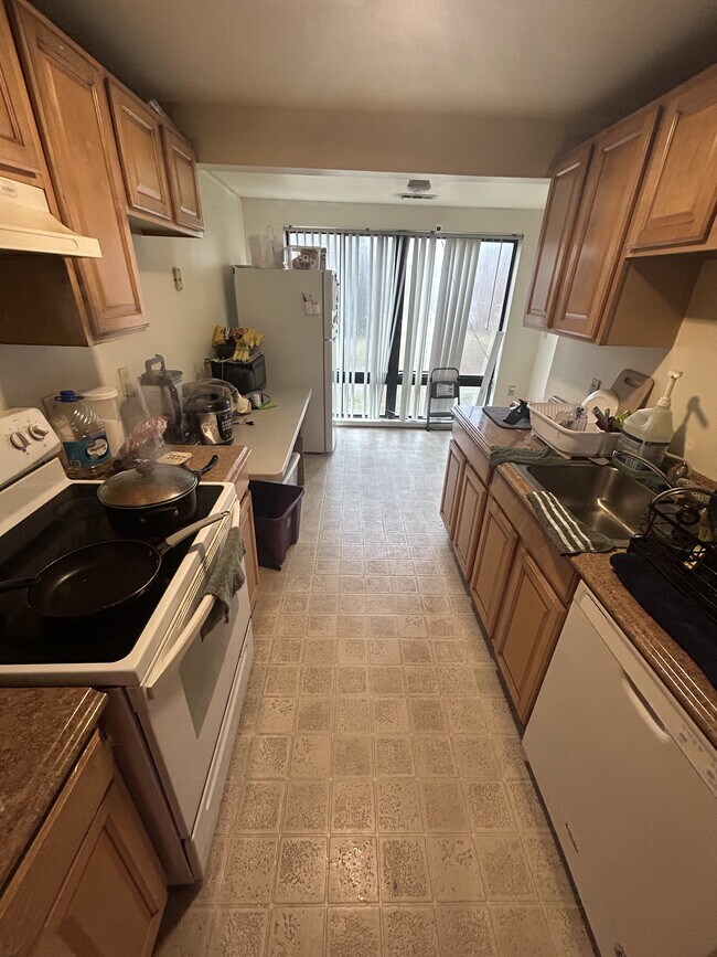 Building Photo - 13128 Wonderland Way