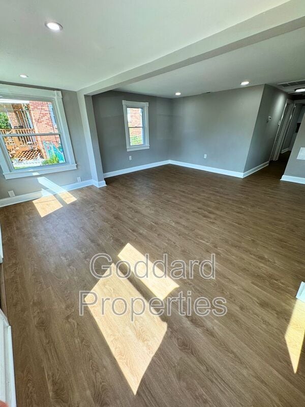 Building Photo - 415 Lorraine St