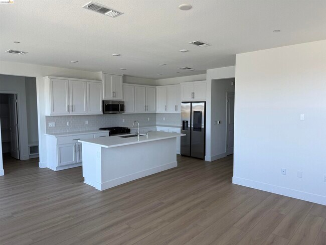 Building Photo - 4661 Caufield Wy