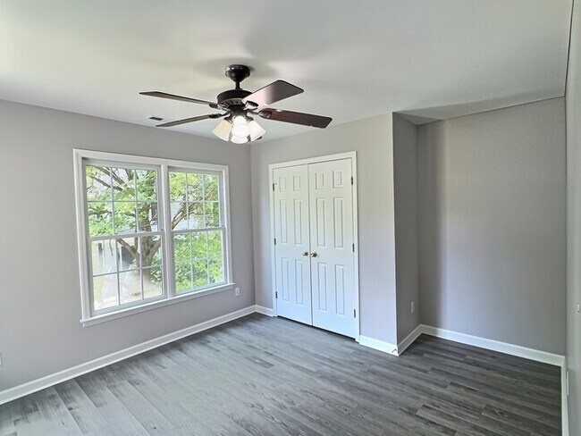 Building Photo - 109 Weatherhill Point
