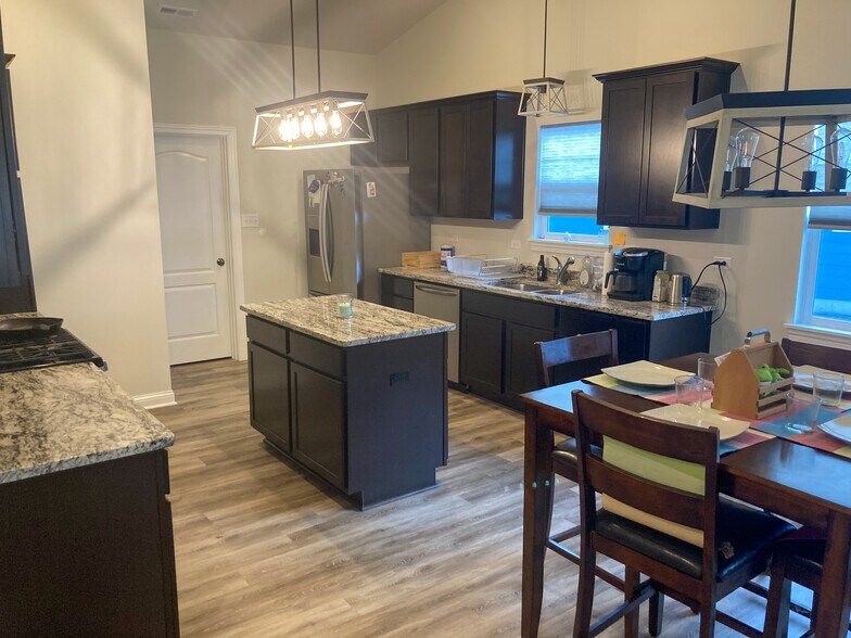 Building Photo - 5926 S Dune Harbor Dr