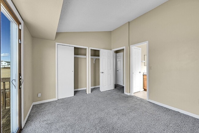 Building Photo - $1,895.00 with $300 OFF First Month's Rent, 2 Bedrooms, 1.5 Bathroom, Single Family Home in Color...