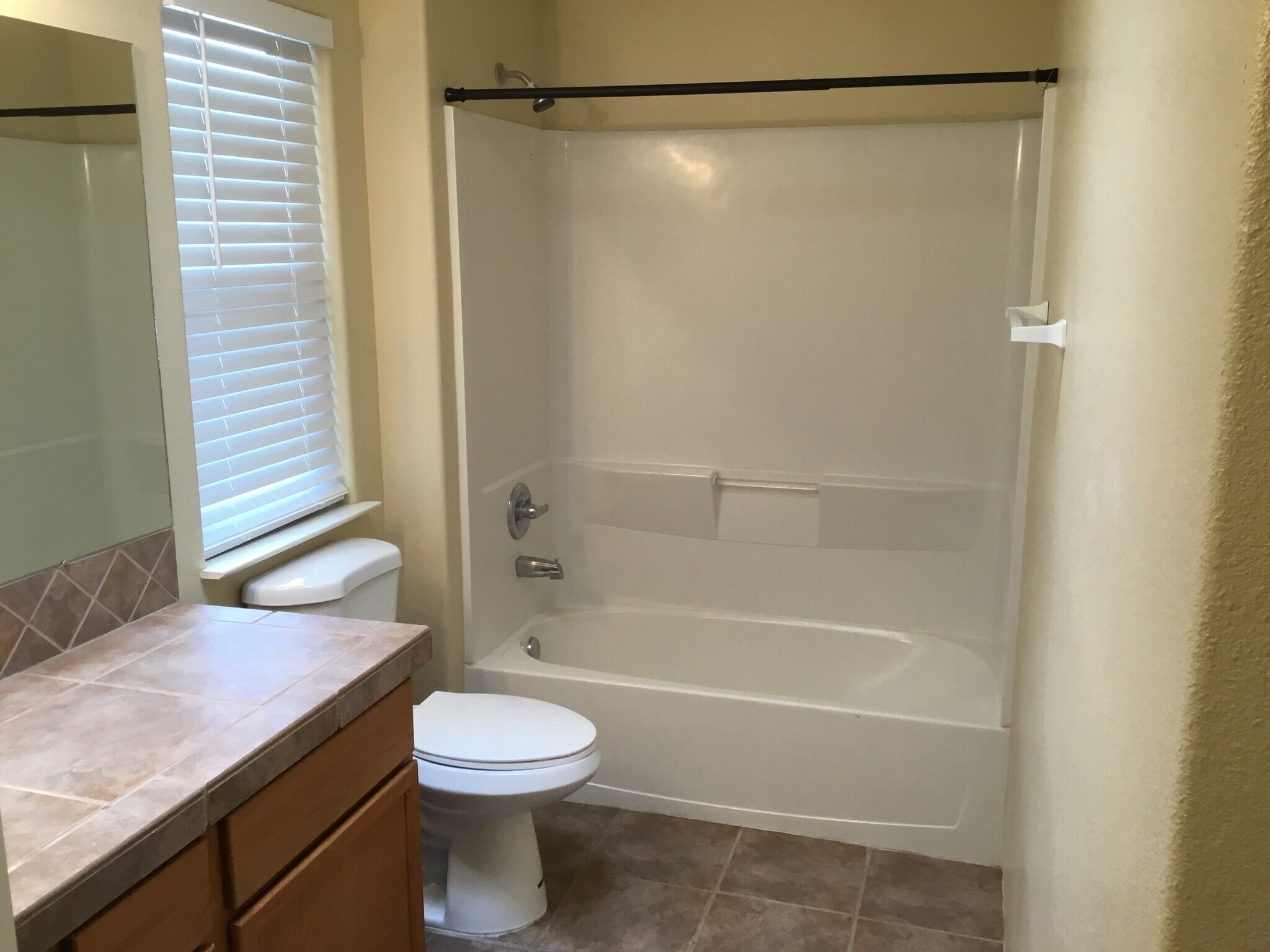 Building Photo - 709 Loma Pinon Loop NE