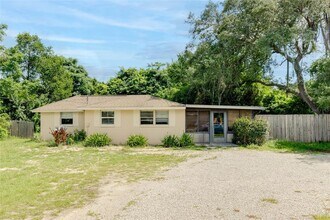 Building Photo - 4181 Chestnut Dr