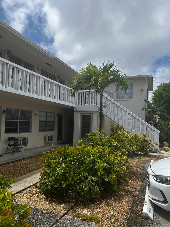 Building Photo - 201 S J St