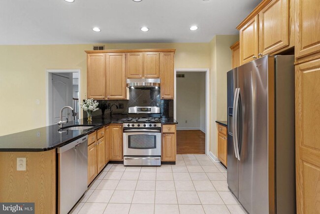 Building Photo - 210 Bullock Dr