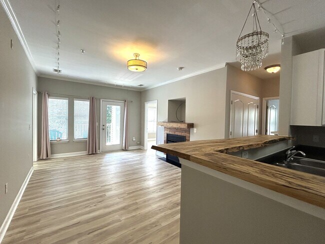 Building Photo - Convenient Boone Living – 3BD/3BA at Pine Ridge Condos