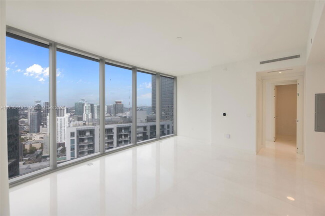 Building Photo - 300 Biscayne Blvd Way