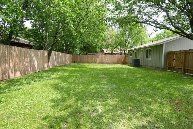 Building Photo - 6026 Bluebell Cir
