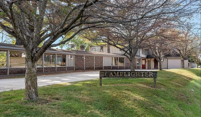 Building Photo - 6600 6th Street Frontage Rd E