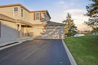 Building Photo - 5516 Baneberry Ave