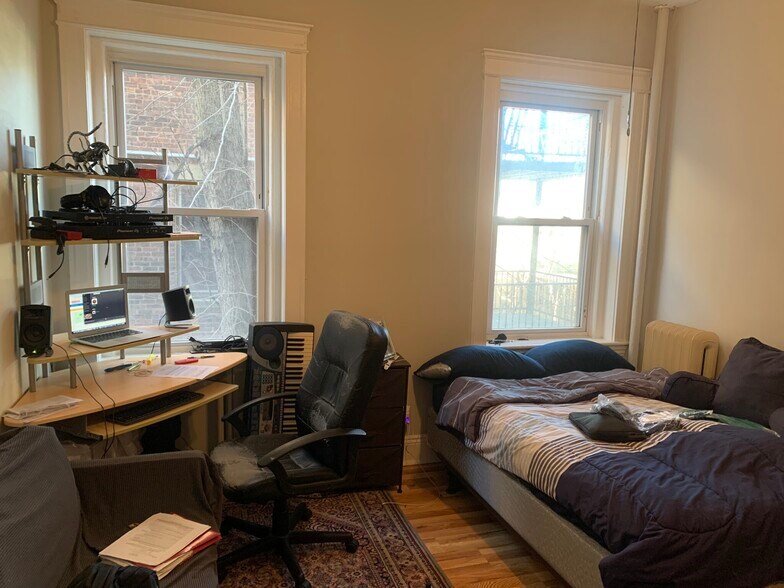 Building Photo - 1173 Commonwealth Ave