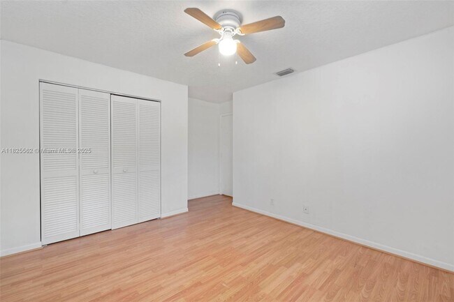 Building Photo - 11066 Longboat Dr